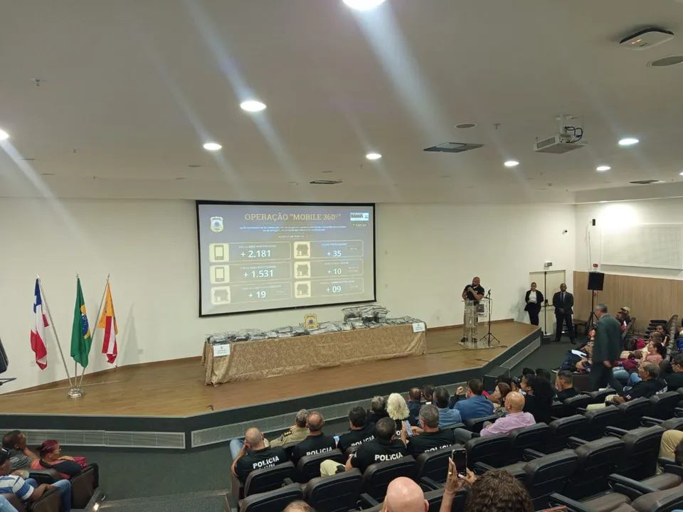 Werner-faz-balanco-de-operacao-e-alerta-Comprar-celular-roubado-e-crime Home